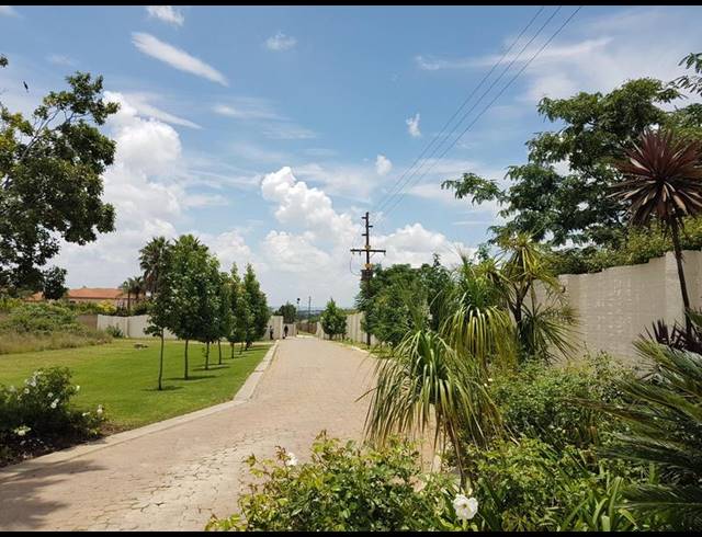 LAND FOR SALE IN KNOPPIESLAAGTE